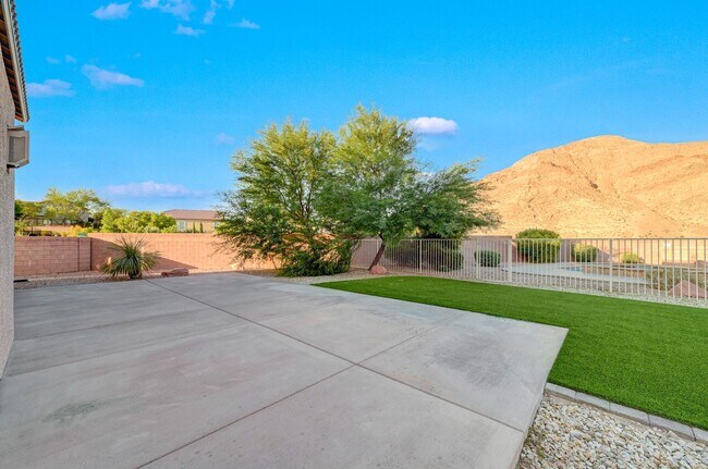 Building Photo - 1st MONTH FREE! Lone Mountain Heights Luxu...