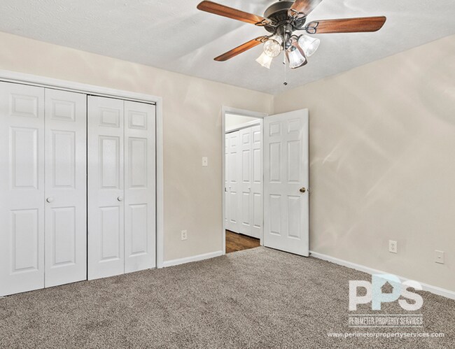 Building Photo - 107 Church St