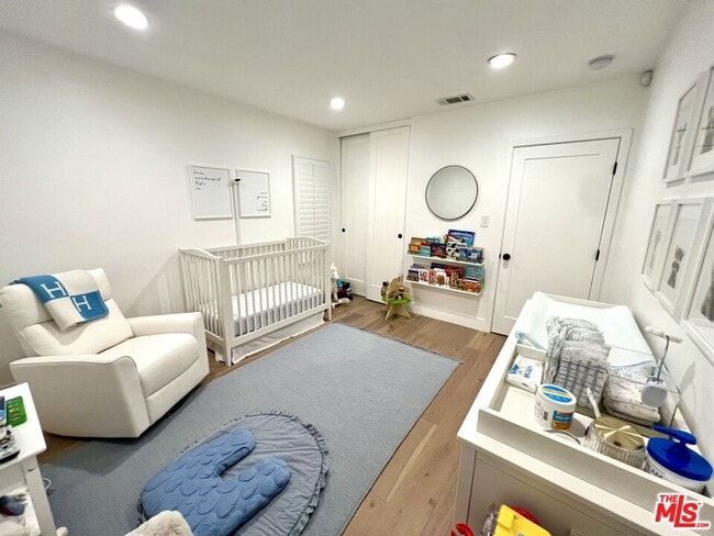 Building Photo - 4321 Greenbush Ave