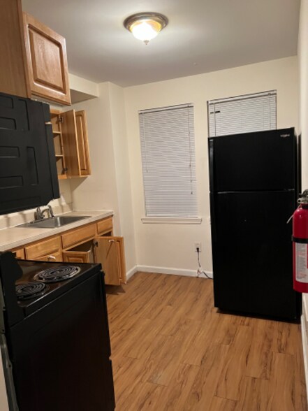 Building Photo - 320 Walnut St