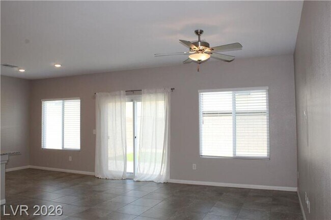 Building Photo - AMAZING 4 BEDROOM IN THE HEART OF ALIANTE