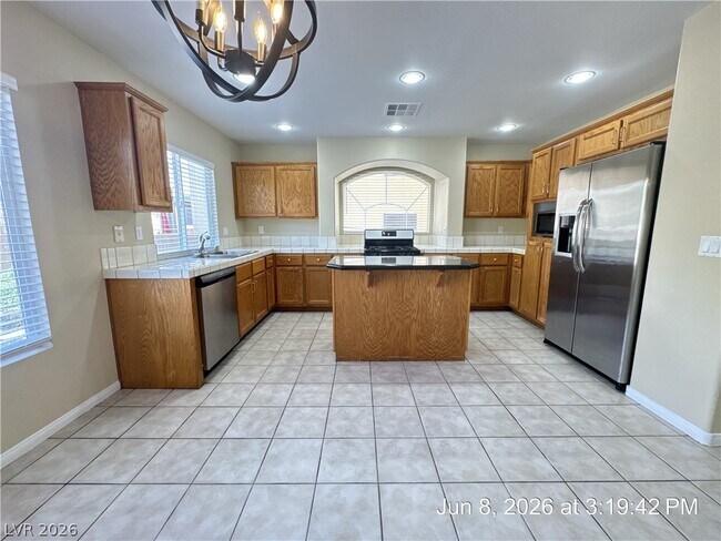 Building Photo - 10876 Fishers Island St