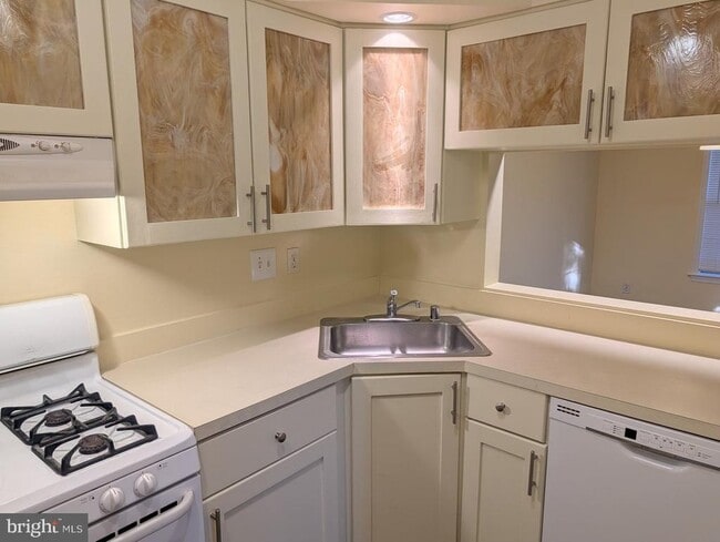 Building Photo - 14449 Gringsby Ct