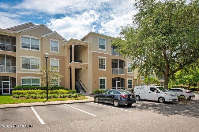 Primary Photo - 7990 Baymeadows Cir E