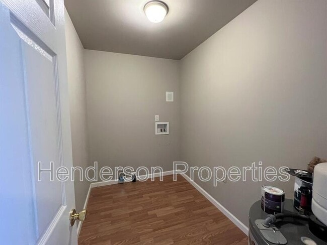 Building Photo - 1256 Edgewood Rd