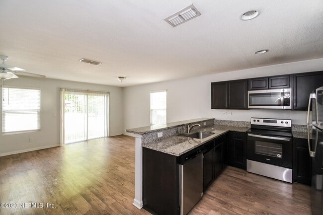 Building Photo - 554 Eiseman Wy