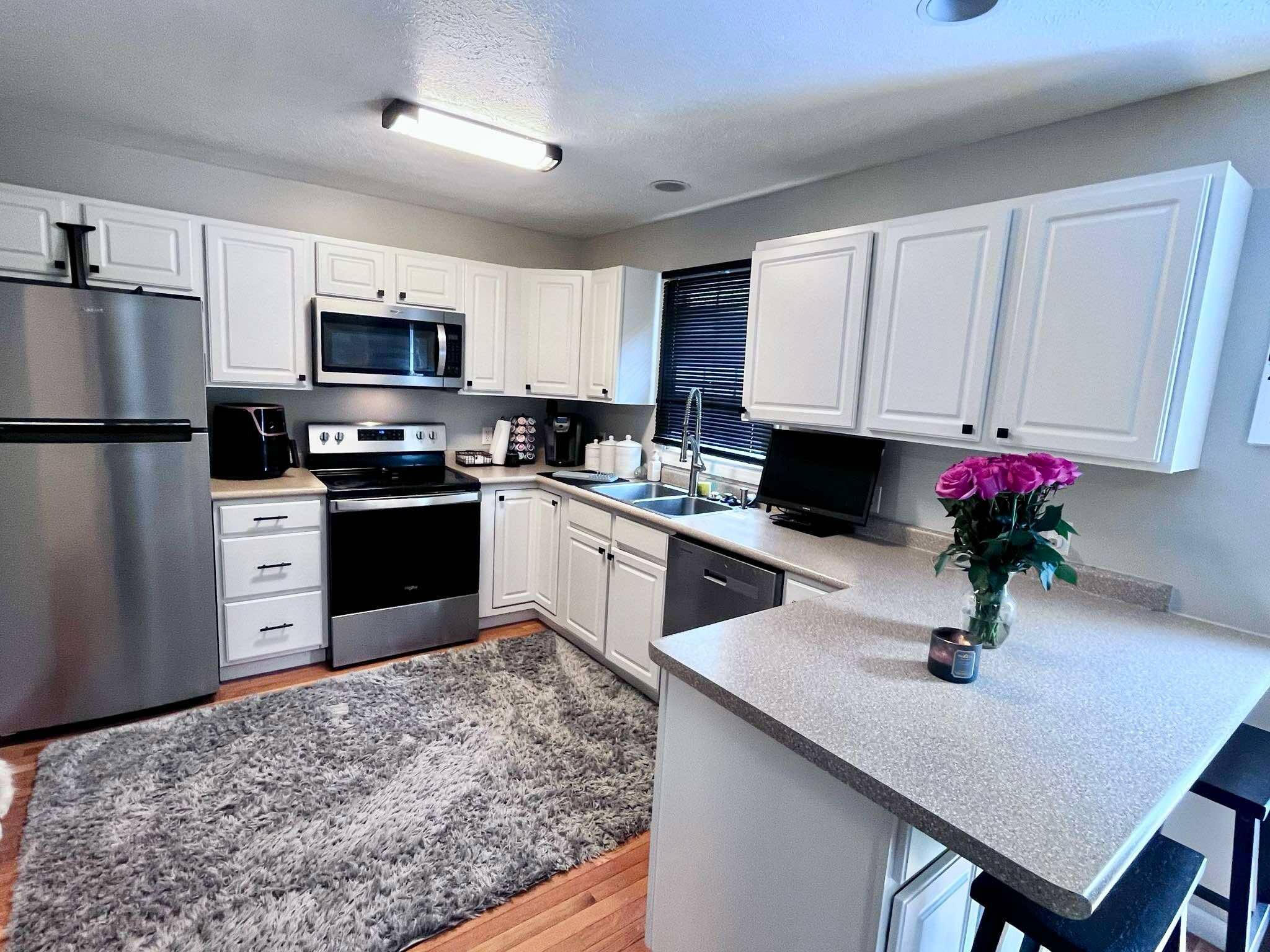 Kitchen - 250 Donna Ave