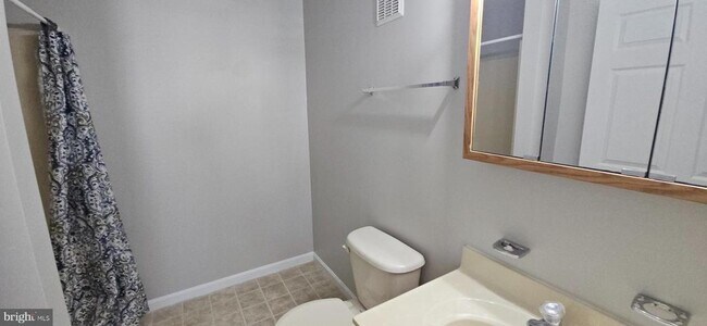 Building Photo - 225 Brandy Ct