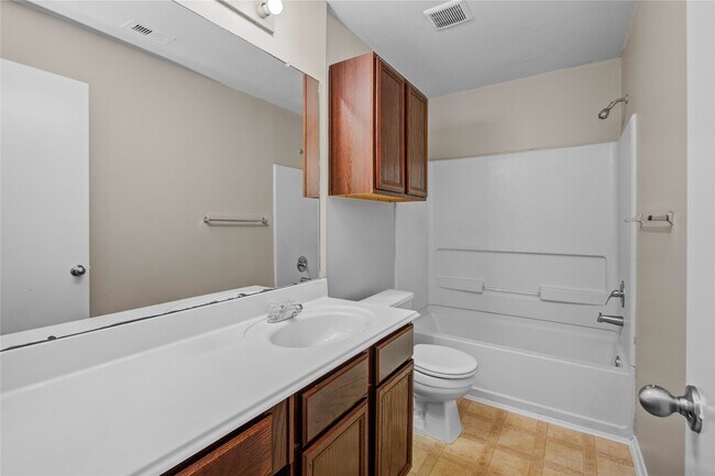 Building Photo - 4226 Richmeadow Dr