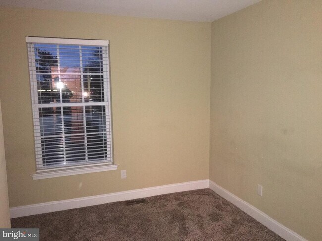 Building Photo - 16 Belmont Ave