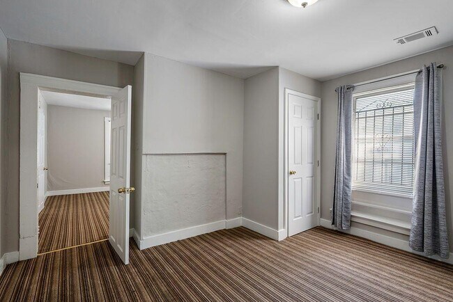 Building Photo - 184 Dahlia Ave NW