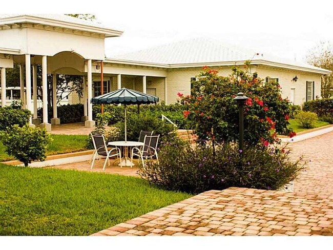 Building Photo - 2151 NE 68th St