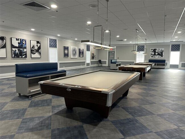 Building Photo - 831 Normandy R