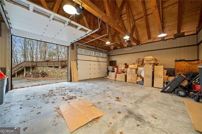 Building Photo - 5281 Laurel Ln