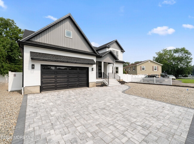 Building Photo - 10 Horner Ln