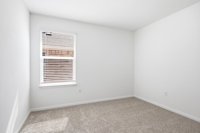 Building Photo - 1904 Marlin Spike Dr