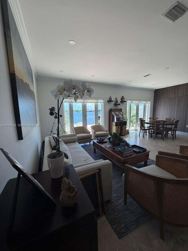 Building Photo - 8031 NE Bayshore Ct