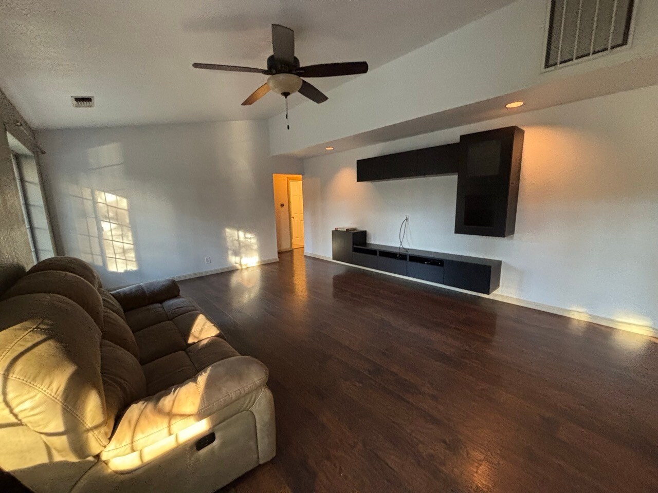 Building Photo - 3181 Hanson Hollow Rd