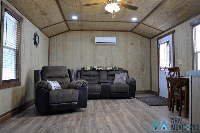 Building Photo - 5 Havenhill Rd