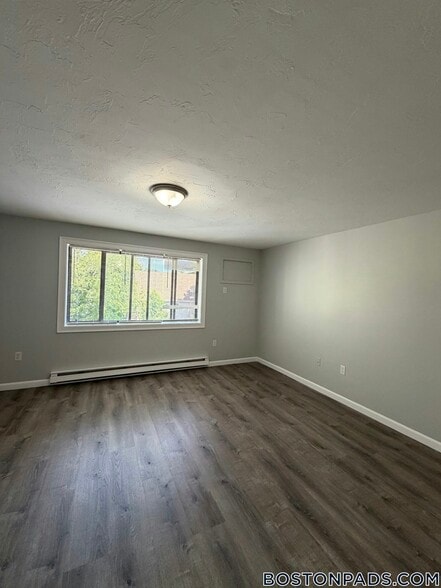 Building Photo - 437 Sunderland Rd