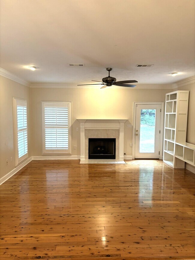 Building Photo - 8970 Eagles Ridge Dr