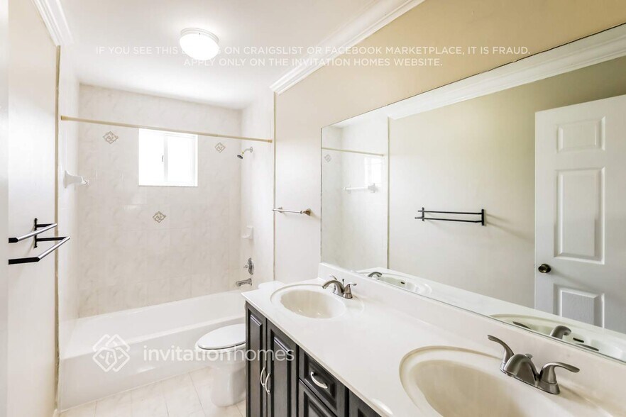 Building Photo - 18133 SW 153rd Pl