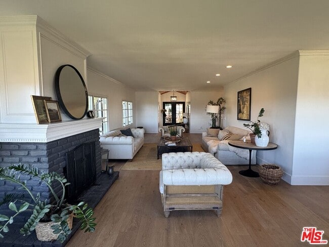 Building Photo - 456 S McKnight Rd