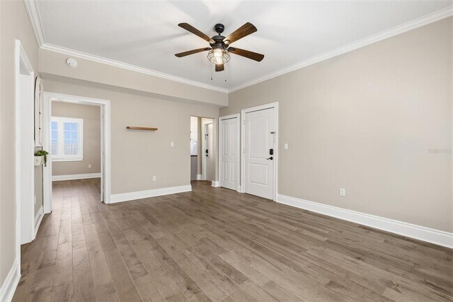 Building Photo - 2117 W Dekle Ave