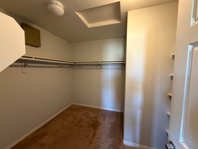 Building Photo - 4 BED 2.5 BATH 2 CAR GARAGE SINGLE FAMILY HOME W/ FULLY LANDSCAPED BACKYARD. THIS WAS FORMER MODE...