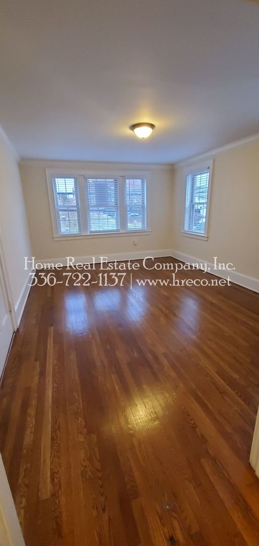 Building Photo - 415 N Spring St