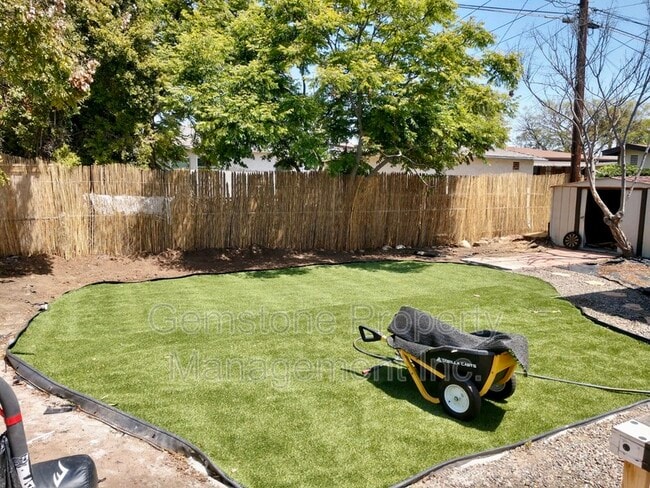 Building Photo - 6132 Pembroke Dr