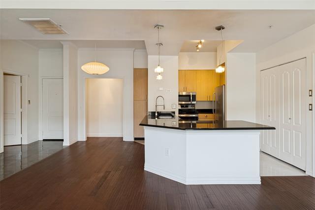 Building Photo - 3225 Turtle Creek Blvd