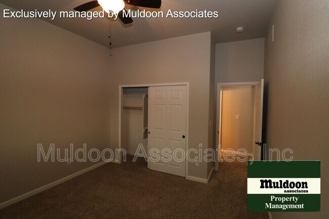 Building Photo - 1207 W De La Vista Ct