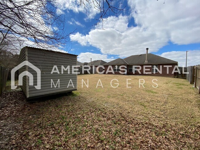 Building Photo - Home for Rent in Montgomery with Fenced in Backyard!!! New LVP Flooring! View with 48 Hours Notic...