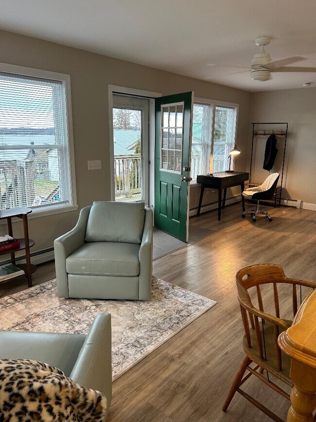 Building Photo - 55 Suncrest Terrace