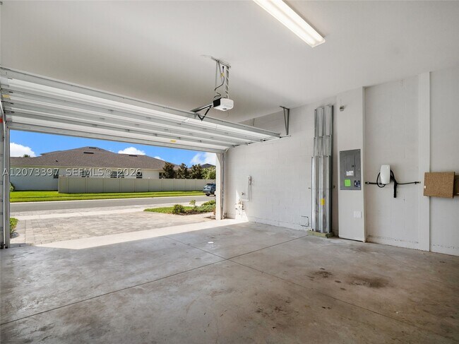 Building Photo - 19385 Monarch Wind Way