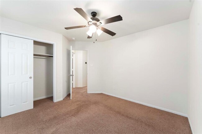 Building Photo - 1251 Kaliste Meadow Dr