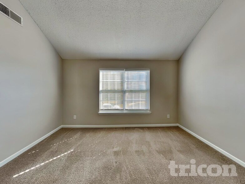 Building Photo - 2023 Reflective Waters Rd