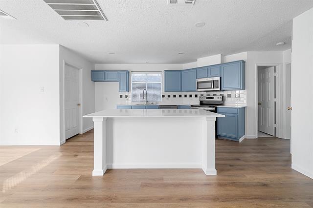 Building Photo - 3944 Willowbend Dr