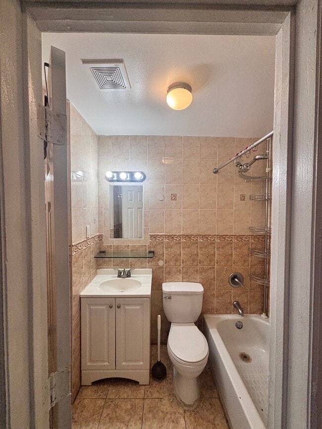 Building Photo - 173-17 Vaswani Ave