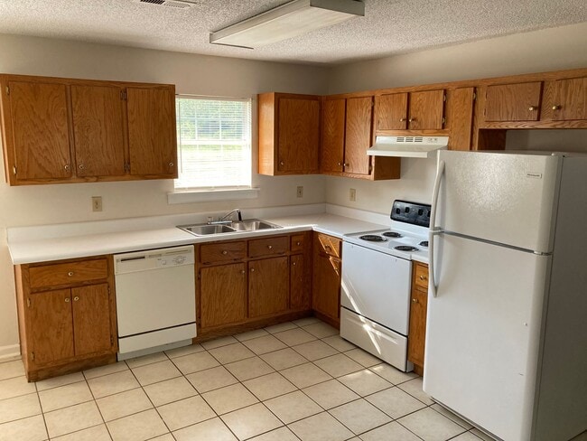 Building Photo - 2/1 Apartment in East Rome- $950