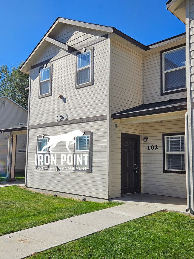 Building Photo - 2008WHITEOAK