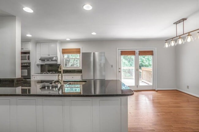 Building Photo - 3679 Donaldson Dr NE