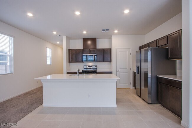 Building Photo - 6609 Tumoulin St