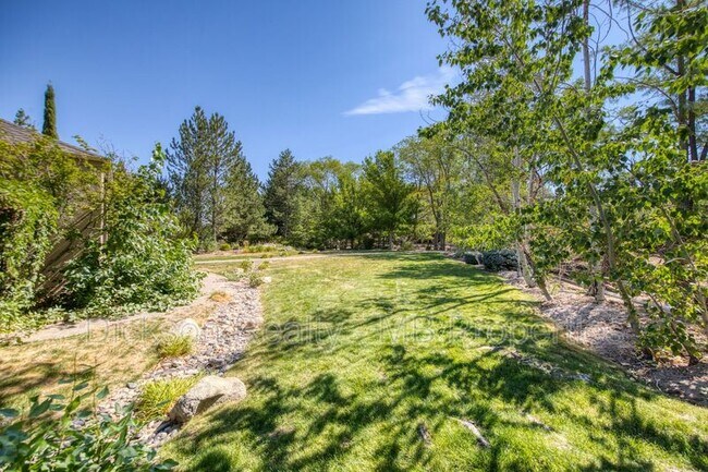 Building Photo - 4440 Juniper Trail