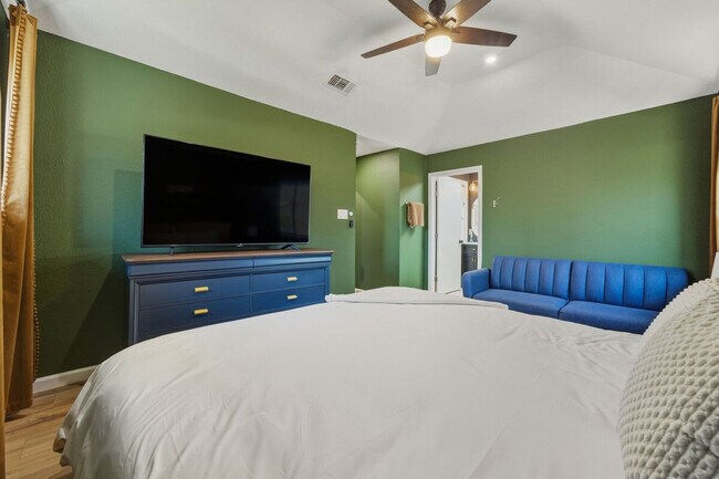 Building Photo - 4807 Carsonhill Dr