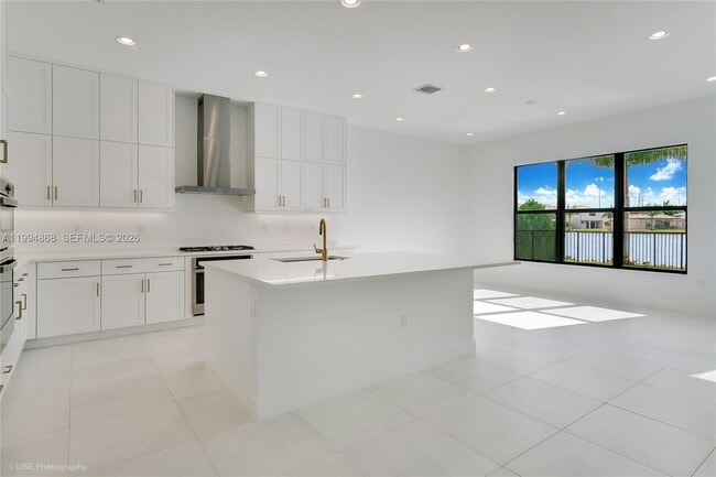 Building Photo - 8095 Crystal Downs Ave