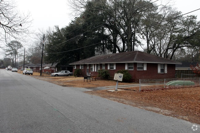 Primary Photo - 5601-5651 Parana St