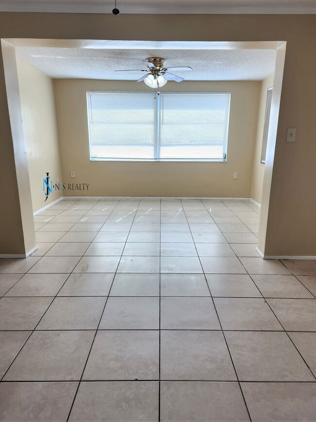 Building Photo - JUST REDUCED!!  Beautiful 2/2/1 1150 Sq. Ft. with BONUS ROOM!!... tile & luxury plank flooring, F...