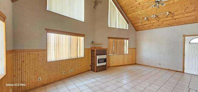 Building Photo - 8475 Selma Ln